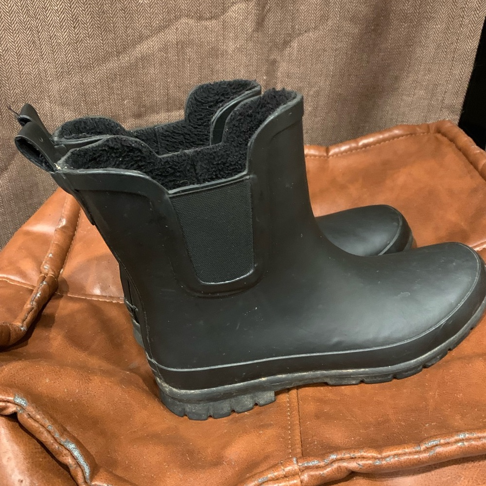 Eddie Bauer Victoria Chelsea ankle rain winter boots - Picture 5 of 7
